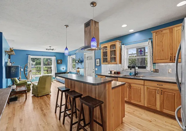 Photo 1 of Single family home for sale at 552 W 15th Street, Traverse City, MI 49684 | MLS# 78080071520 | Listing updated on 2026-08-23
