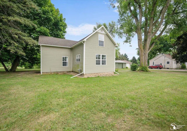 Photo 2 of Single family home for sale at 8408 Memorial Hwy, Ottawa Lake, MI 49267 | MLS# 57050216246 | Listing updated on 2026-08-29