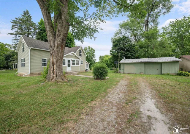 Photo 3 of Single family home for sale at 8408 Memorial Hwy, Ottawa Lake, MI 49267 | MLS# 57050216246 | Listing updated on 2026-08-29