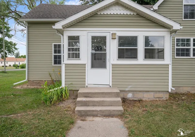 Photo 4 of Single family home for sale at 8408 Memorial Hwy, Ottawa Lake, MI 49267 | MLS# 57050216246 | Listing updated on 2026-08-29