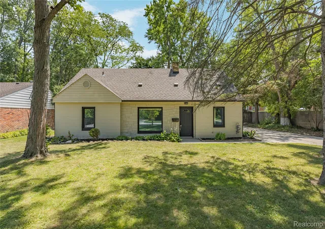 Photo 1 of Single family home for sale at 428 Girard Ave, Royal Oak, MI 48073 | MLS# 20261058020 | Listing updated on 2026-08-22