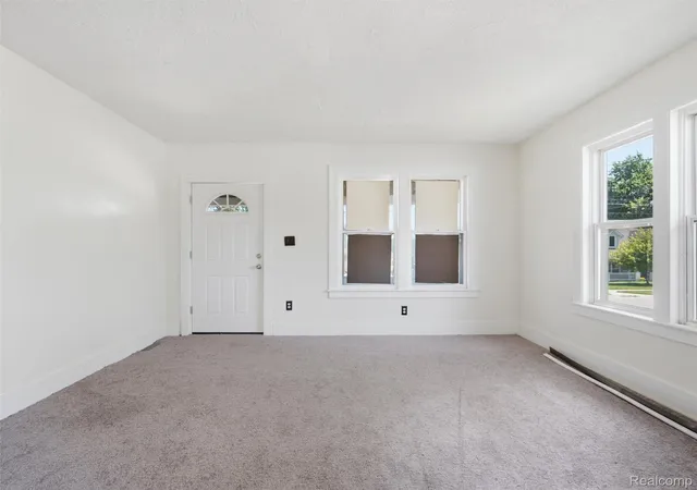 3rd image of 290 S Paddock St, Pontiac, MI 48342 | MLS# 20261058025
