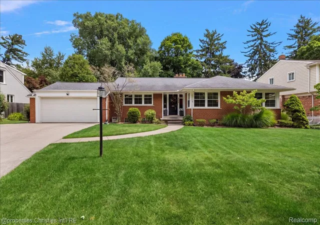 Photo 1 of Sale Pending at 925 Westchester Way, Birmingham, MI 48009 | MLS# 20261058030 | Listing updated on 2026-09-04