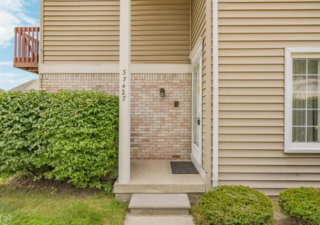 Photo 2 of Condo for sale at 37427 Stonegate Cir, Clinton Township, MI 48036 | MLS# 58050216251 | Listing updated on 2026-08-23