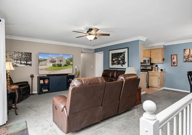 Listing Photo 4 - Condo for sale in building located at 37427 Stonegate Cir, Clinton Township, MI 48036