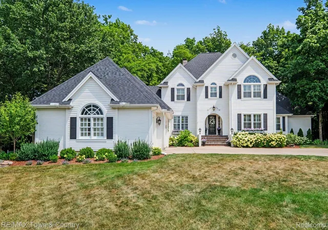 2nd image of 3246 Fieldstone Dr, Flushing, MI 48433 | MLS# 20261058033