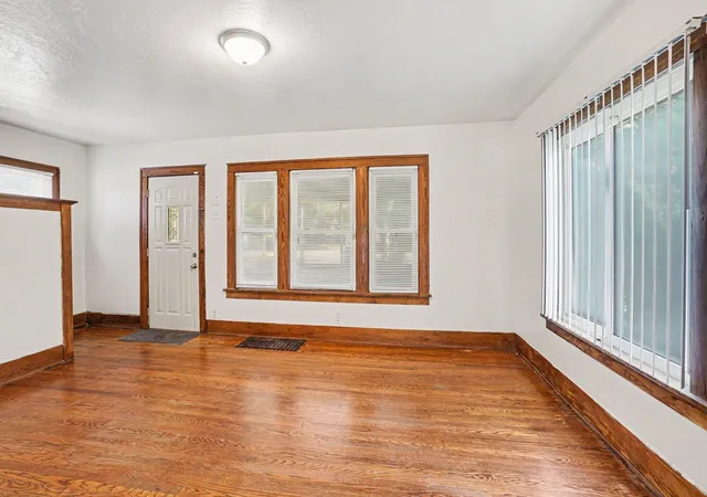 Photo 3 of Single family home for sale at 539 Dayton Ave, Kalamazoo, MI 49048 | MLS# 66026038600 | Listing updated on 2026-08-20