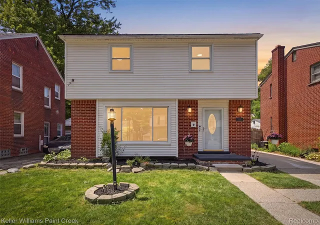 Photo 1 of Single family home for sale at 16501 Vaughan St, Detroit, MI 48219 | MLS# 20261058048 | Listing updated on 2026-09-08