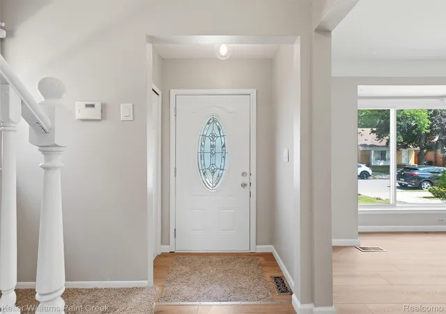 Photo 3 of Single family home for sale at 16501 Vaughan St, Detroit, MI 48219 | MLS# 20261058048 | Listing updated on 2026-09-08