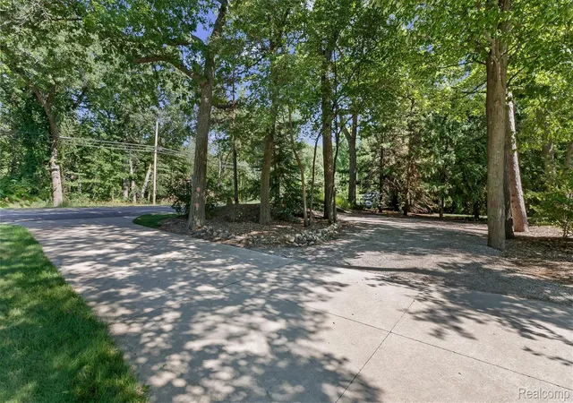 Photo 3 of Single family home for sale at 5892 Port Austin Rd, Caseville, MI 48725 | MLS# 20261058051 | Listing updated on 2026-09-04