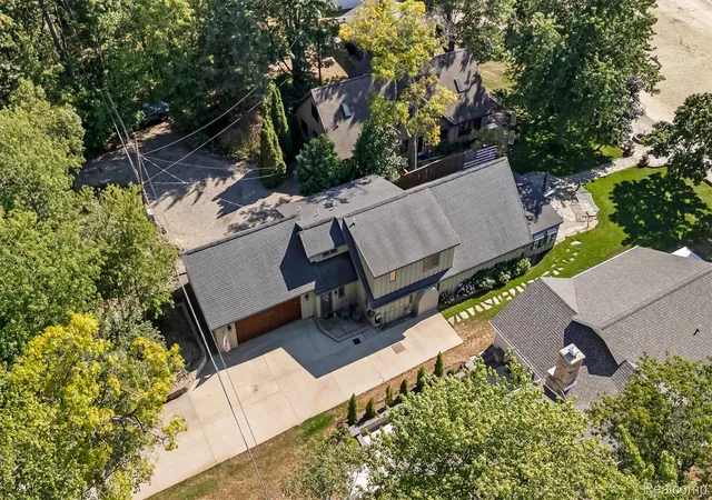 Photo 4 of Single family home for sale at 5892 Port Austin Rd, Caseville, MI 48725 | MLS# 20261058051 | Listing updated on 2026-09-04