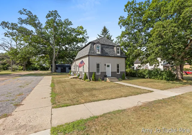 2nd image of 1096 E James St, White Cloud, MI 49349 | MLS# 65026038605
