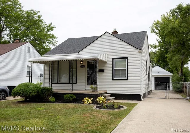 2nd image of 19309 Woodside St, Harper Woods, MI 48225 | MLS# 20261058054