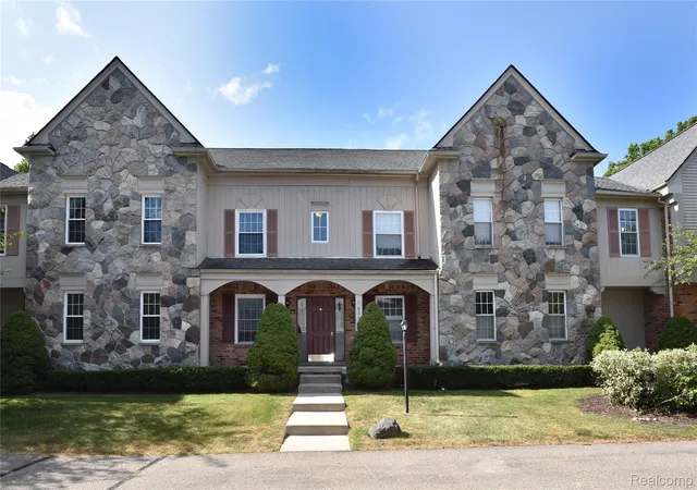 2nd image of 1635 Huntington Park #A, Rochester Hills, MI 48309 | MLS# 20261058062