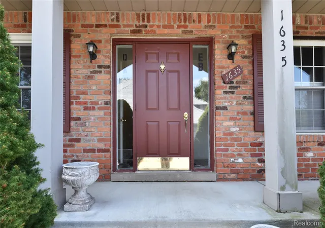 3rd image of 1635 Huntington Park #A, Rochester Hills, MI 48309 | MLS# 20261058062