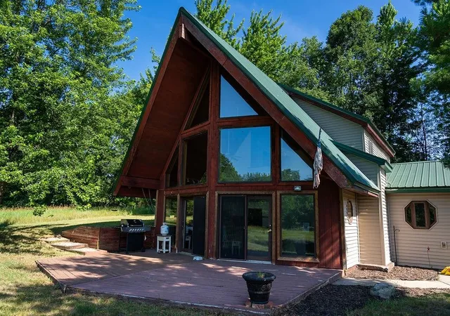 Photo 1 of Single family home for sale at 6696 Nottawa Rd, Mount Pleasant, MI 48858 | MLS# 79080071529 | Listing updated on 2026-08-03
