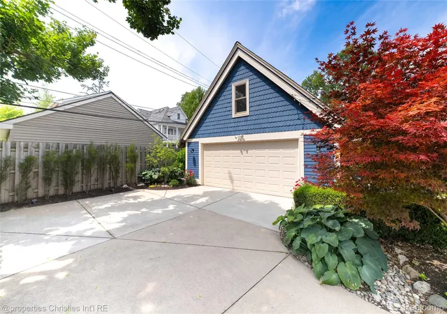 52nd image of 825 Hazelwood St, Birmingham, MI 48009 | MLS# 20261058089