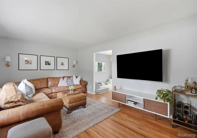 5th image of 105 Highlake Ave, Ann Arbor, MI 48103 | MLS# 20261058092