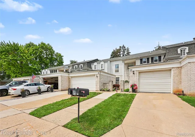 2nd image of 99 Manor Wy, Rochester Hills, MI 48309 | MLS# 20261058110