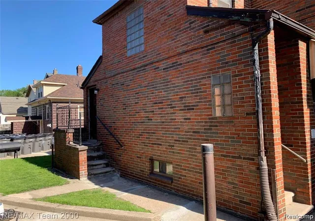 Listing Photo 5 - Condo for sale in building located at 35 Knox St, Ecorse, MI 48229