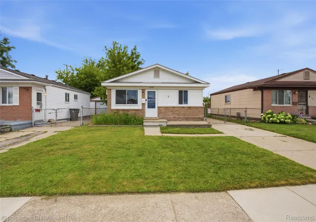 Photo 3 of Single family home for sale at 20190 Vermander Ave, Clinton Township, MI 48035 | MLS# 20261058131 | Listing updated on 2026-08-29