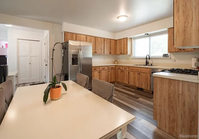 Photo 3 of Single family home for sale at 4792 Broadway St, Commerce Township, MI 48382 | MLS# 20261058139 | Listing updated on 2026-08-24
