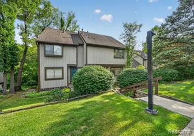 2nd image of 515 Carberry Hl, Brighton, MI 48116 | MLS# 20261058148