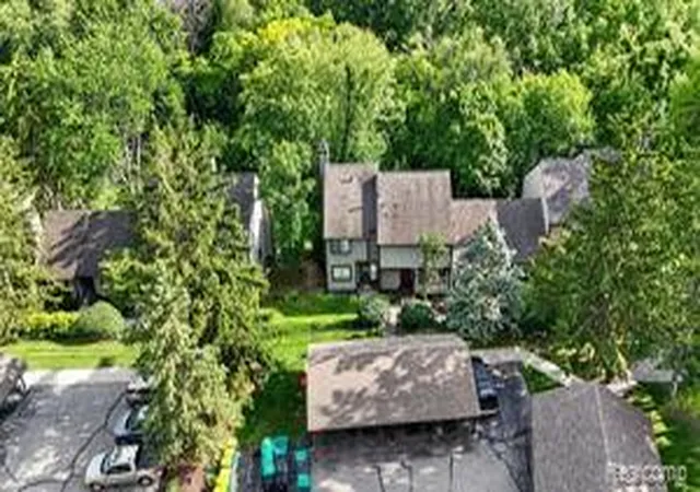 Listing Photo 3 - Condo for sale in building located at 515 Carberry Hl, Brighton, MI 48116