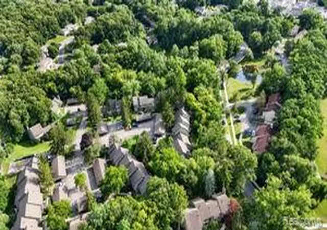 Listing Photo 5 - Condo for sale in building located at 515 Carberry Hl, Brighton, MI 48116