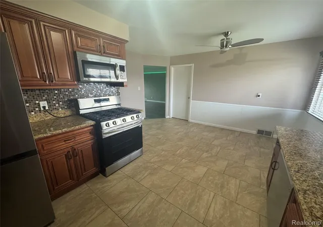 3rd image of 28653 Gilbert Dr, Warren, MI 48093 | MLS# 20261058174