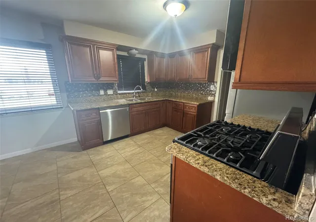 5th image of 28653 Gilbert Dr, Warren, MI 48093 | MLS# 20261058174