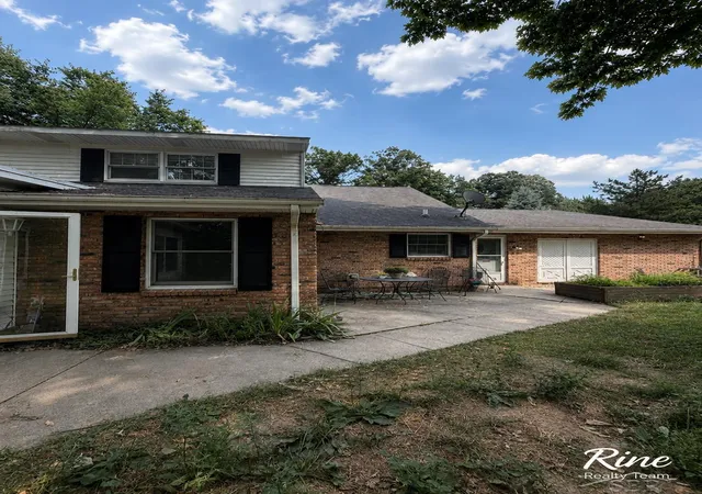 Photo 1 of Sale Pending at 4936 Arboretum Dr, Saginaw, MI 48638 | MLS# 61050216273 | Listing updated on 2026-09-04