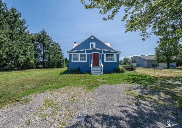 Photo 2 of Single family home for sale at 3515 W Albain Rd, Monroe, MI 48161 | MLS# 57050216275 | Listing updated on 2026-10-01