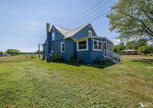 Photo 3 of Single family home for sale at 3515 W Albain Rd, Monroe, MI 48161 | MLS# 57050216275 | Listing updated on 2026-10-01