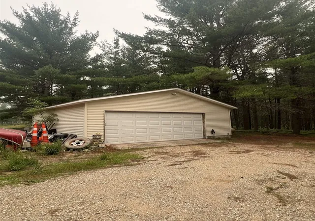 2nd image of 2323 Hummingbird Ln, Grayling, MI 49738 | MLS# 78080071538