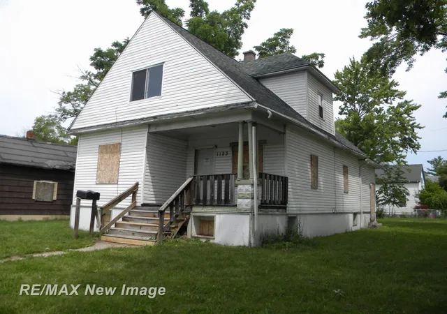 Photo 2 of Multi family home for sale at 1123 Randolph St, Saginaw, MI 48601 | MLS# 61050216278 | Listing updated on 2026-08-25