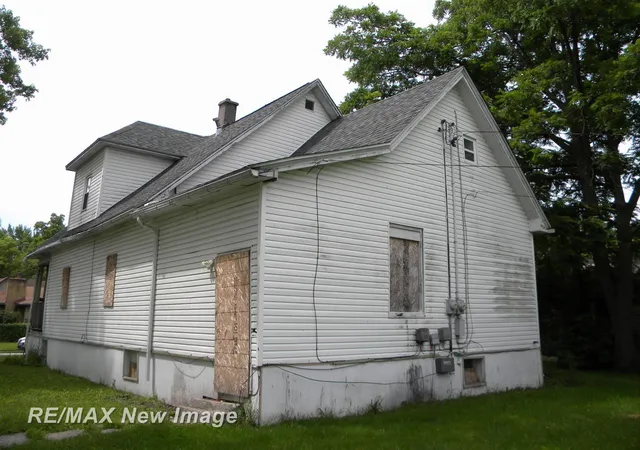 Photo 4 of Multi family home for sale at 1123 Randolph St, Saginaw, MI 48601 | MLS# 61050216278 | Listing updated on 2026-08-25