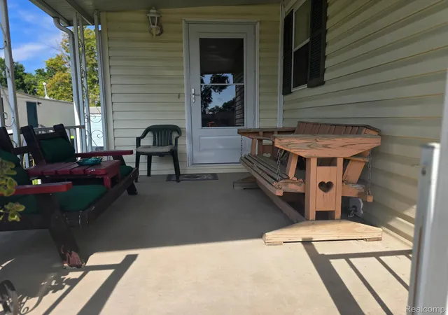 2nd image of 211 Pinewood Dr, White Lake, MI 48386 | MLS# 20261058189
