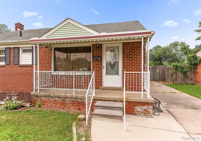 4th image of 31535 Rush St, Garden City, MI 48135 | MLS# 20261058199