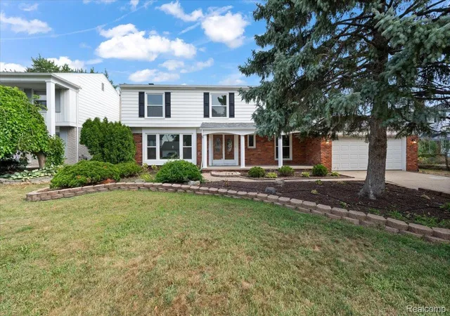 Photo 2 of Single family home for sale at 4765 Brockham Way, Sterling Heights, MI 48310 | MLS# 20261058200 | Listing updated on 2026-09-18