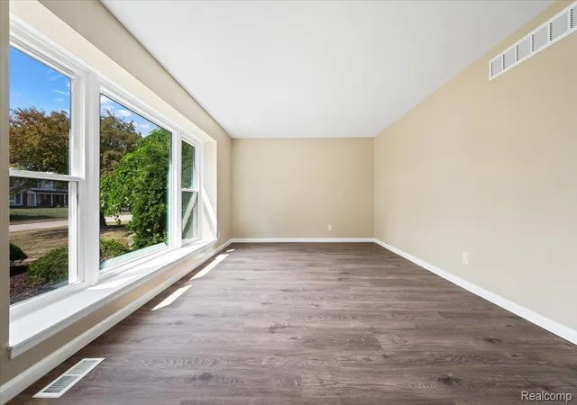 Photo 3 of Single family home for sale at 4765 Brockham Way, Sterling Heights, MI 48310 | MLS# 20261058200 | Listing updated on 2026-09-18