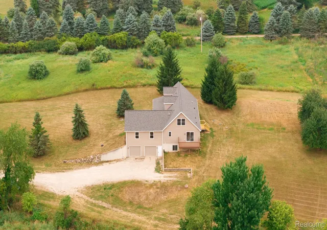 Photo 2 of Single family home for sale at 5795 E Centerline Rd, Saint Johns, MI 48879 | MLS# 20261058212 | Listing updated on 2026-08-25