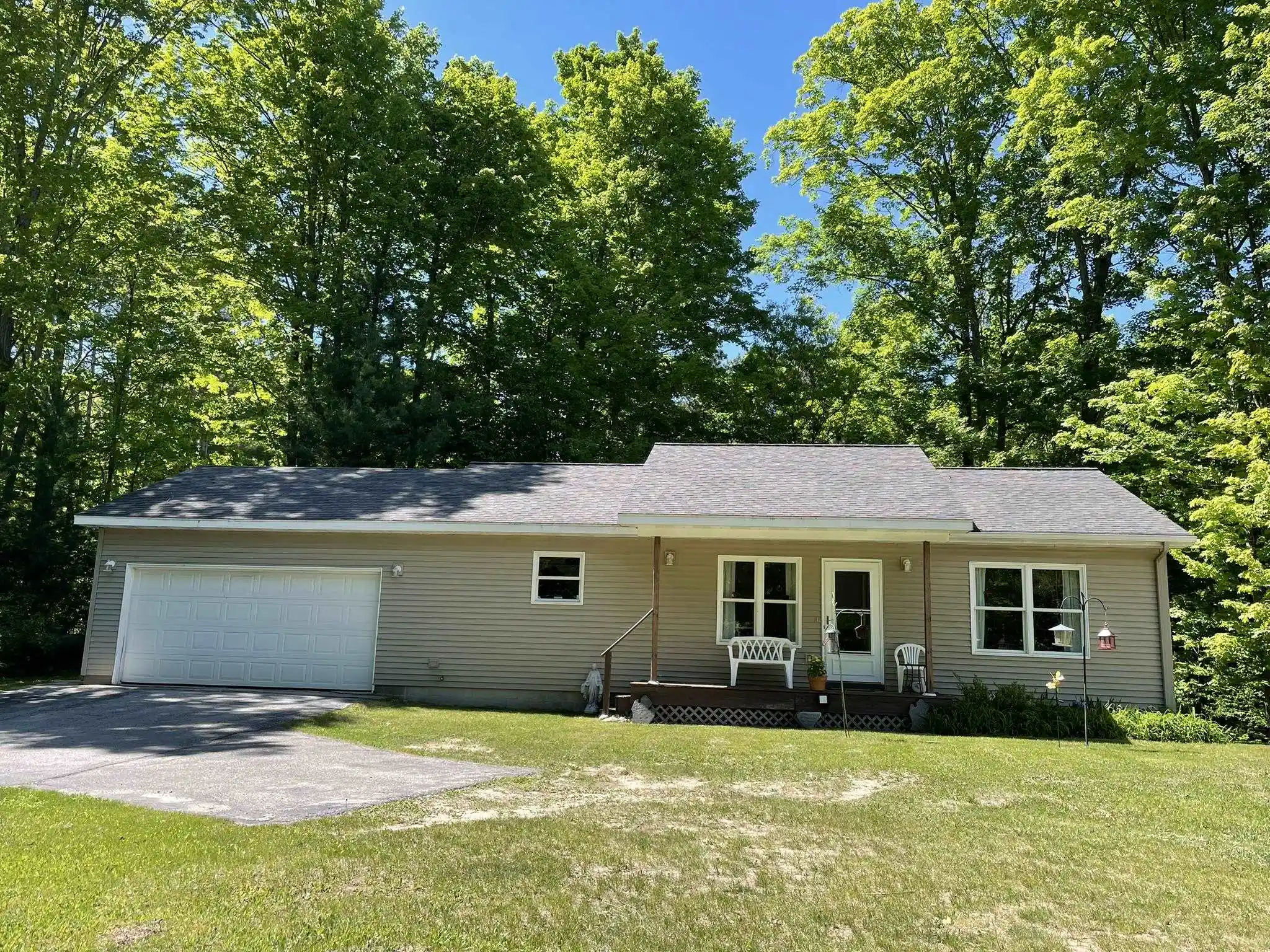 Single family home for sale at 7430 River St, Benzonia, MI 49616 | MLS# 78080071544