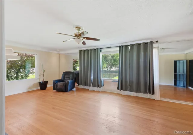 4th image of 27315 Lathrup Blvd, Lathrup Village, MI 48076 | MLS# 20261058229
