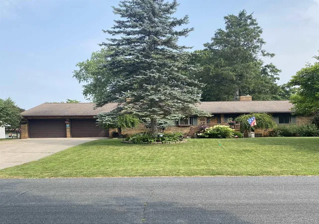 Photo 1 of Single family home for sale at 4860 Indian Trl Rd, Saginaw, MI 48638 | MLS# 61050216296 | Listing updated on 2026-08-01