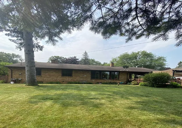 Photo 4 of Single family home for sale at 4860 Indian Trl Rd, Saginaw, MI 48638 | MLS# 61050216296 | Listing updated on 2026-08-01