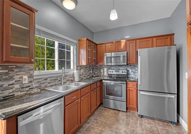 Photo 3 of Condo for sale at 868 Eagle Dr, Fenton, MI 48430 | MLS# 20261058257 | Listing updated on 2026-08-15