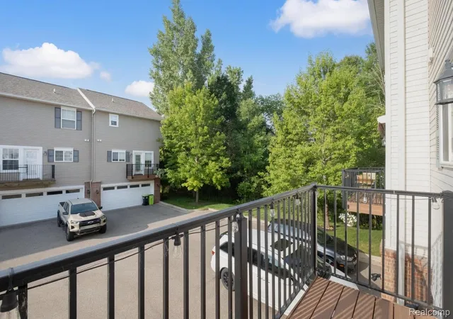 Listing Photo 5 - Condo for sale in building located at 868 Eagle Dr, Fenton, MI 48430