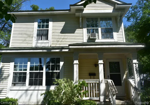 Photo 1 of Single family home for sale at 309 Russell St, Pontiac, MI 48342 | MLS# 20261058270 | Listing updated on 2026-08-15