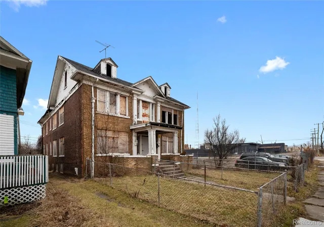 Listing Photo 3 - Condo for sale in building located at 247 Midland St, Highland Park, MI 48203